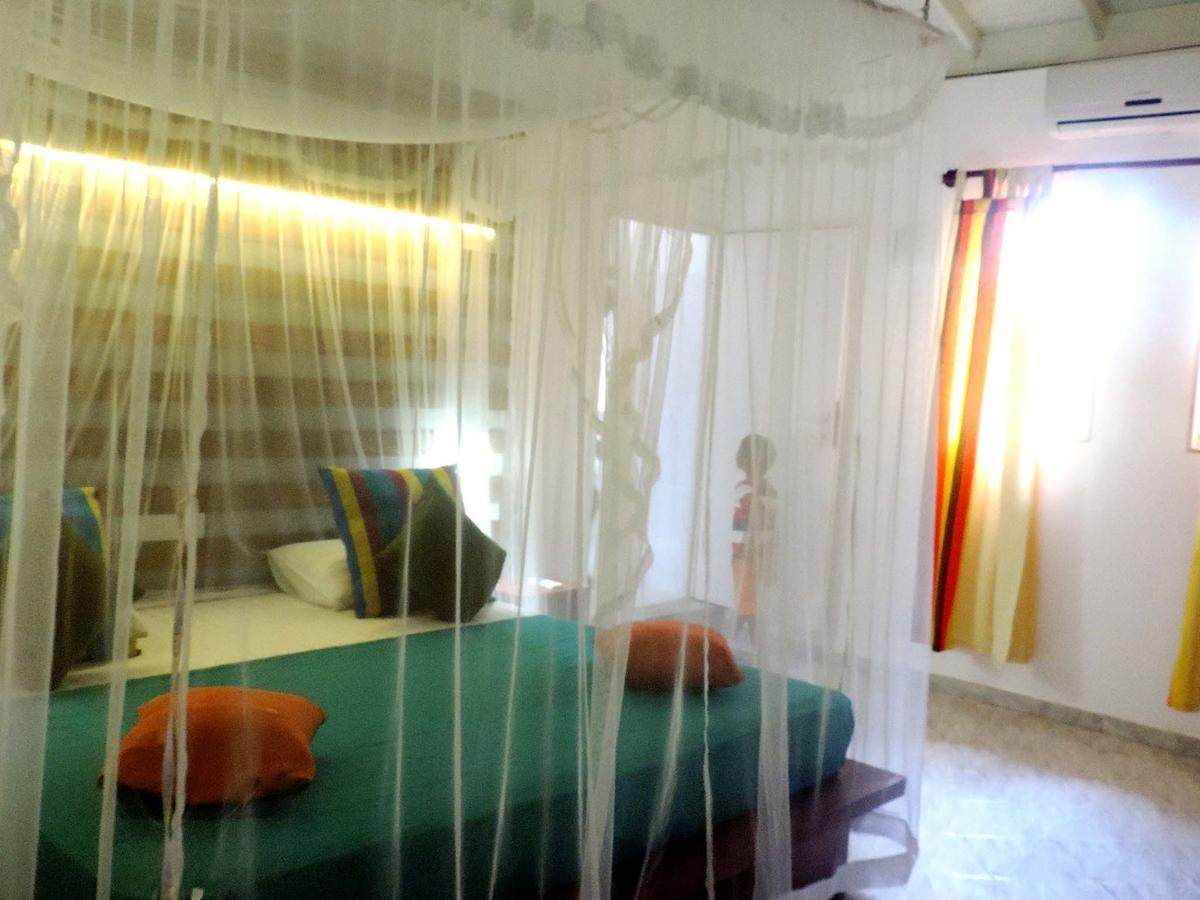 Primrose Guest House Unawatuna Exterior foto