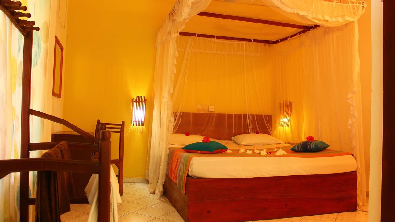 Primrose Guest House Unawatuna Habitación foto